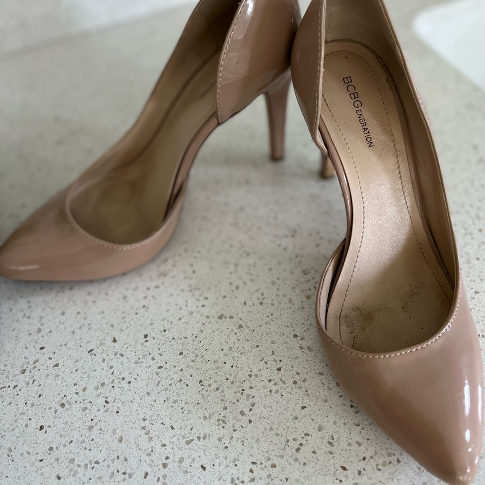 Nude BCBGeneration Pump